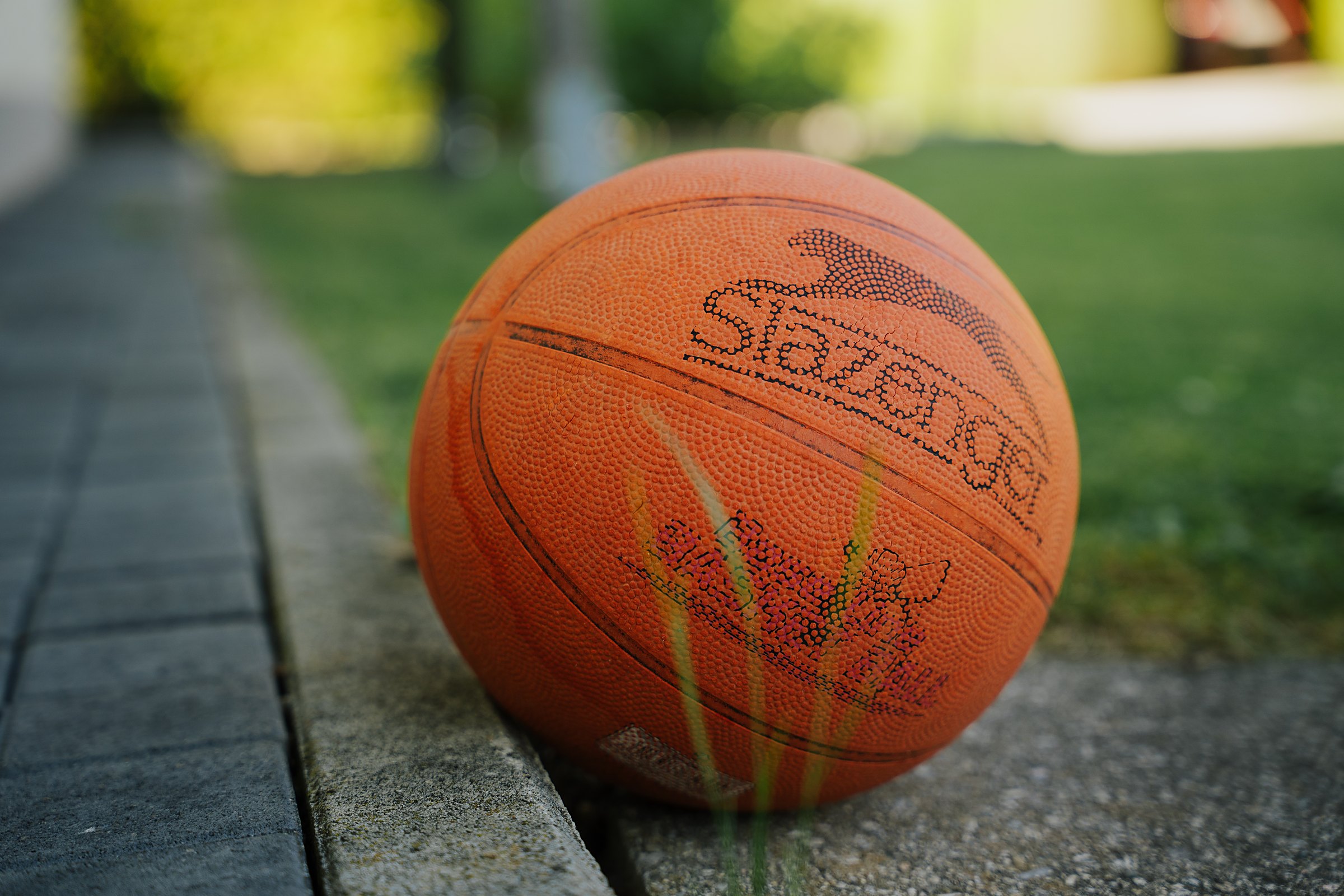 Basketball im Garten des Ferienhauses